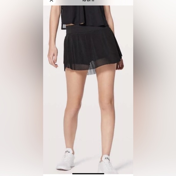 Lululemon Just Pleat It Skirt Skort in Black RARE tennis golf 🎾🏌🏼♀️ - Picture 3 of 9
